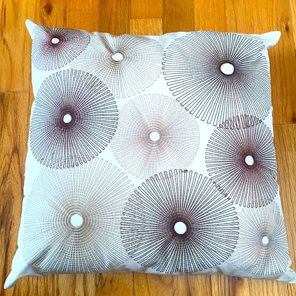Pier 1 Accent Pillow - Cream with Spirals 16”x16”